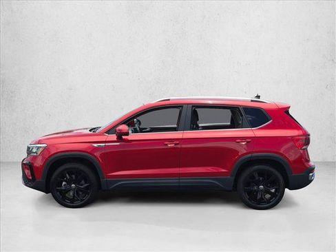 Used 2023 Volkswagen Taos SE w/ Black Wheel Package FWD image 8