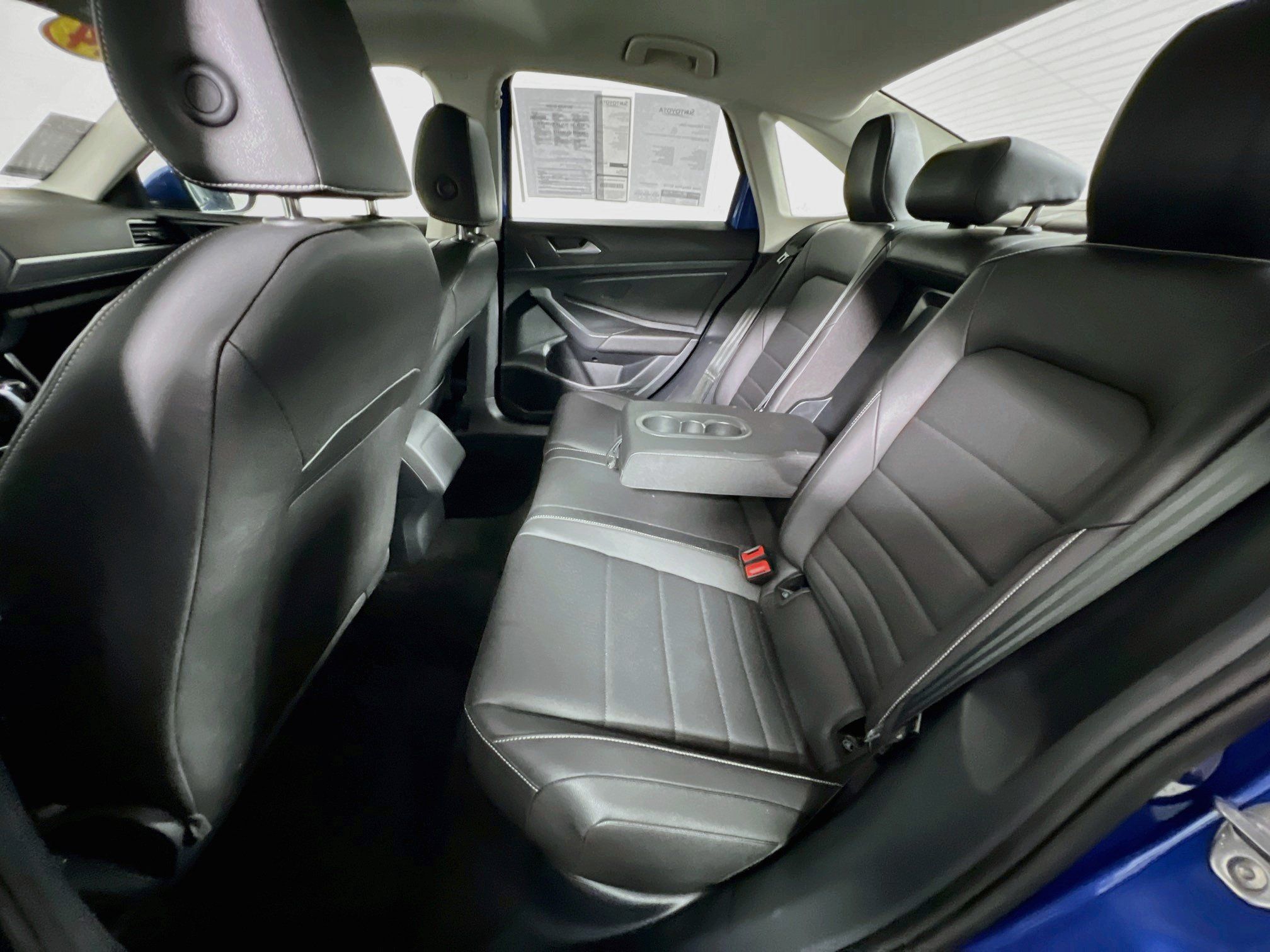Used 2024 Volkswagen Jetta SE FWD image 28