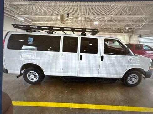 Used 2015 Chevrolet Express 3500 LS RWD image 8