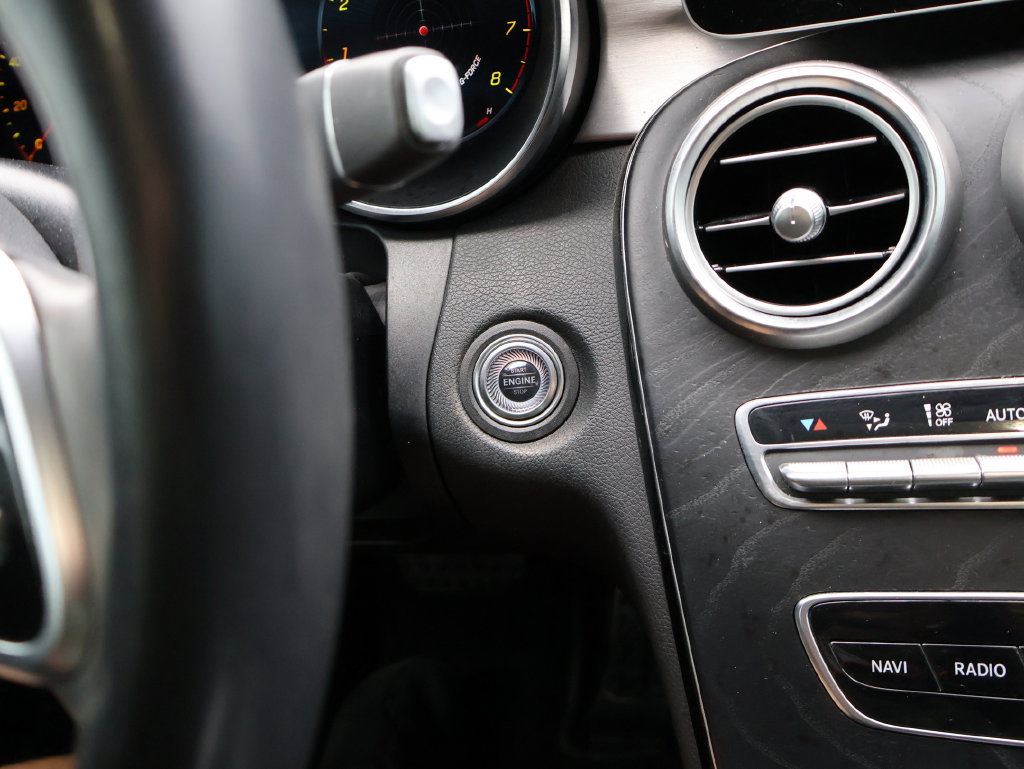 Used 2020 Mercedes-Benz C 300 4MATIC Coupe image 30