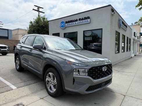 Used 2022 Hyundai Santa Fe SE image 2