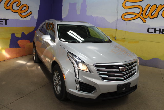 Used 2017 Cadillac XT5 Luxury w/ Driver Awareness Package AWD/4WD image 2