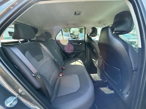 Used 2025 Kia Niro LX FWD image 12