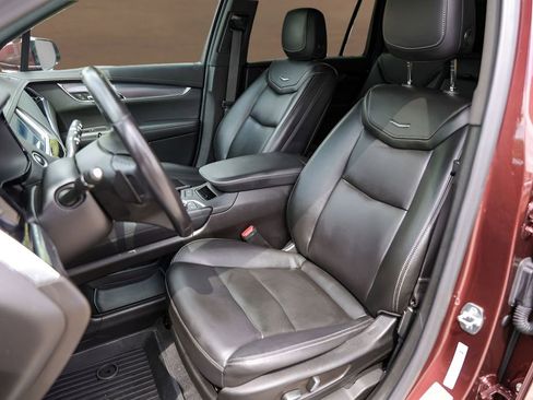 Used 2022 Cadillac XT6 Luxury FWD image 7