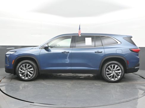 Used 2025 Buick Enclave Preferred FWD image 7