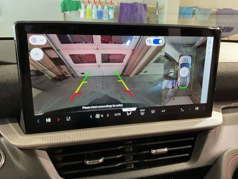 New 2026 Ford Explorer ST-Line w/ ST-Line Street Pack image 16