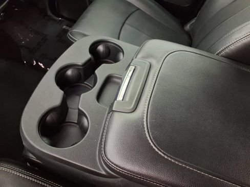 Used 2018 RAM 1500 Laramie RWD image 19
