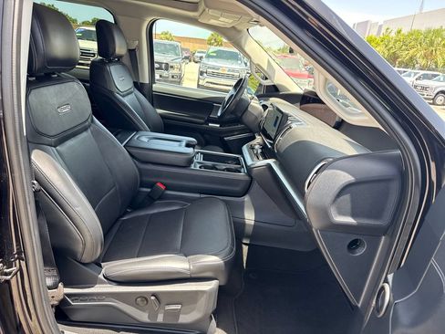 Certified 2025 Ford Expedition Max Platinum AWD/4WD image 30