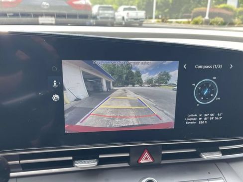 Used 2023 Hyundai Elantra SEL w/ Convenience Package FWD image 25