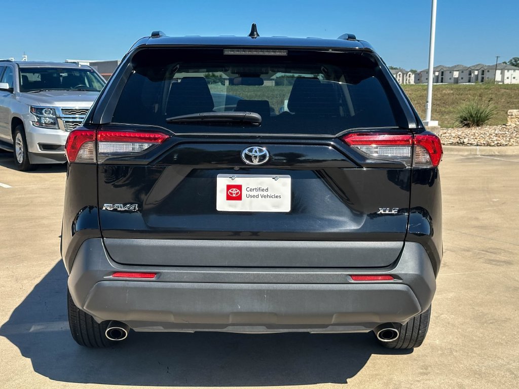 Used 2025 Toyota RAV4 XLE FWD image 4
