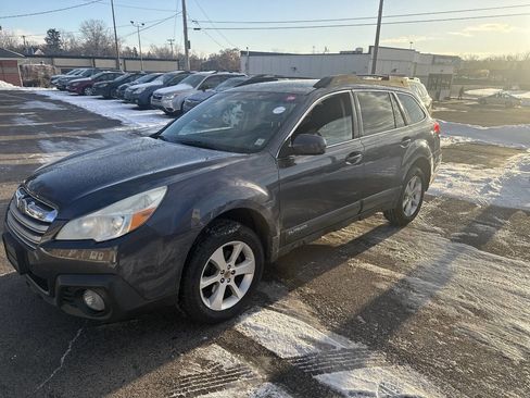 Used 2014 Subaru Outback 2.5i Premium image 2