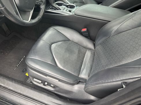 Used 2019 Toyota Camry XSE FWD image 5