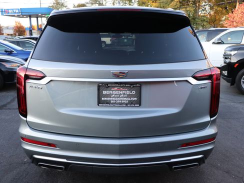 Used 2023 Cadillac XT6 Premium Luxury image 4