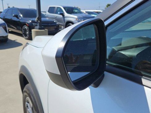 Used 2025 Nissan Rogue SV FWD image 19