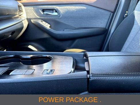 Used 2023 Nissan Rogue SV FWD image 6