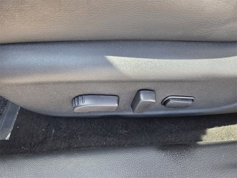 Used 2017 Nissan Sentra SL w/ SL Premium Technology Package image 5