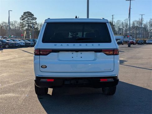 Used 2024 Jeep Wagoneer L Series II w/ Flexible Seating Group image 4