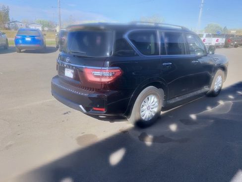Used 2022 Nissan Armada SV image 6