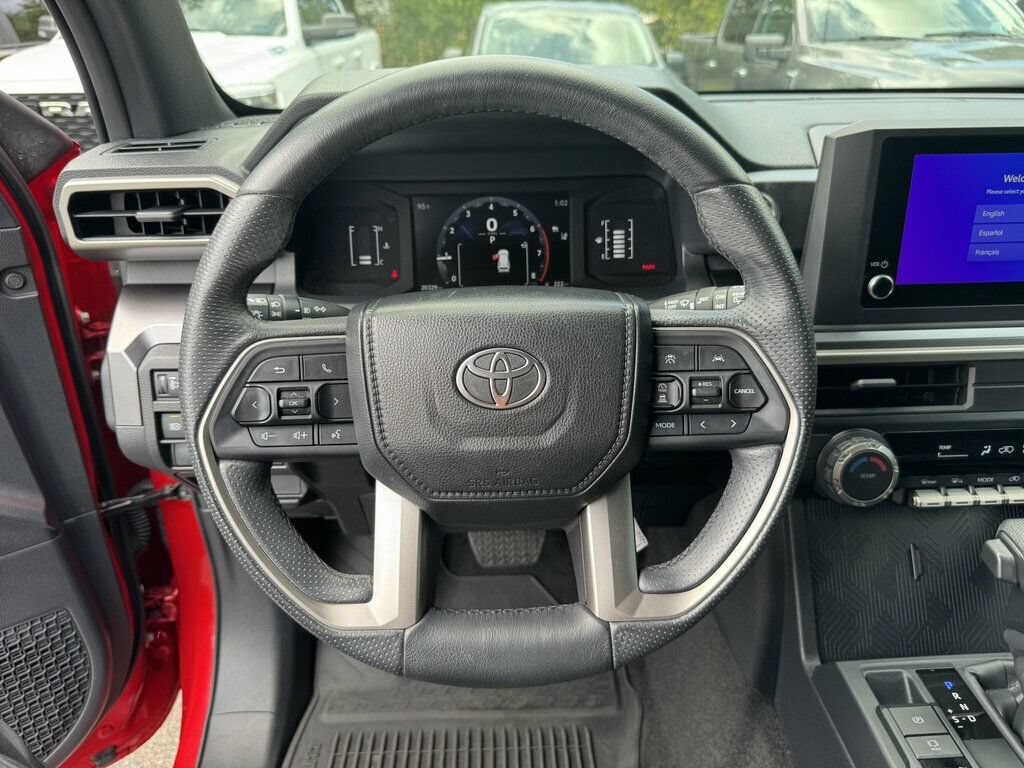Used 2025 Toyota 4Runner SR5 AWD/4WD image 5