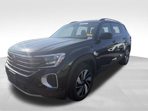 Used 2025 Volkswagen Atlas SE FWD image 8
