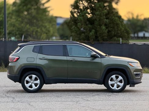 Used 2020 Jeep Compass Latitude w/ Cold Weather Group AWD/4WD image 7