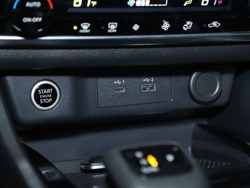 Used 2023 Nissan Rogue SV image 27