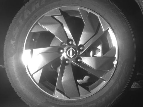 Used 2025 Nissan Rogue SV image 13