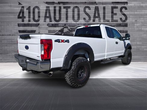 Used 2019 Ford F350 XLT AWD/4WD image 3