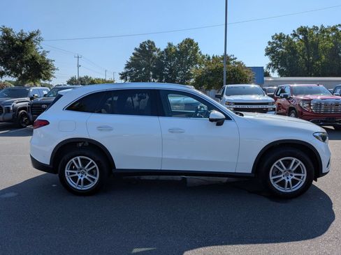 Used 2023 Mercedes-Benz GLC 300 4MATIC w/ Exclusive Trim Package image 2