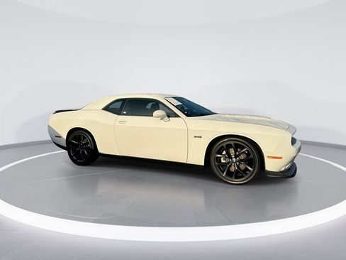 Used 2023 Dodge Challenger R/T w/ Blacktop Package image 9