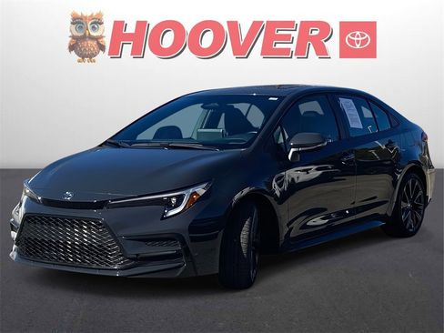 Used 2025 Toyota Corolla XSE image 6