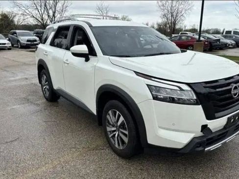 Certified 2023 Nissan Pathfinder SL AWD/4WD image 1
