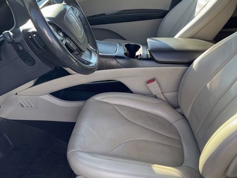 Used 2019 Lincoln Nautilus Reserve FWD image 12