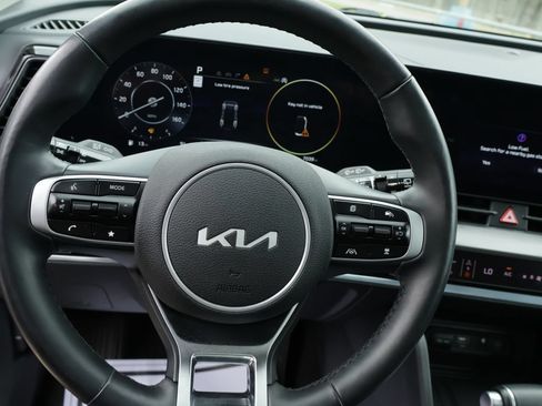 Certified 2025 Kia Sportage SX FWD image 25