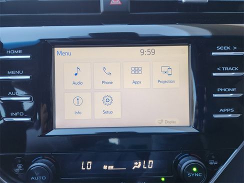 Used 2018 Toyota Camry XSE image 16