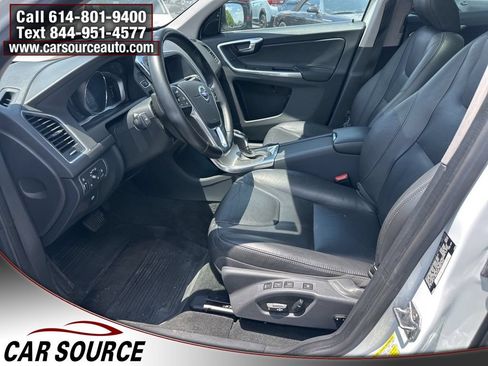 Used 2016 Volvo XC60 T6 w/ Proximity Package AWD/4WD image 8