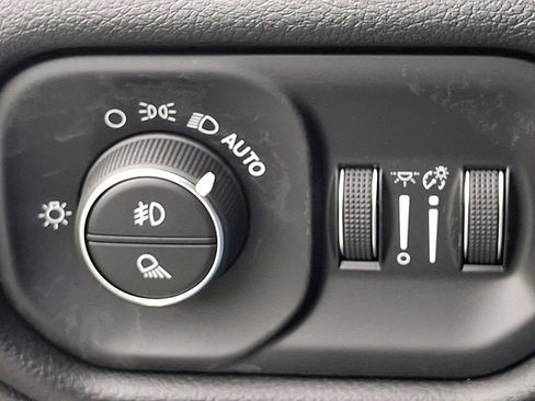 Used 2022 RAM 1500 Laramie AWD/4WD image 23