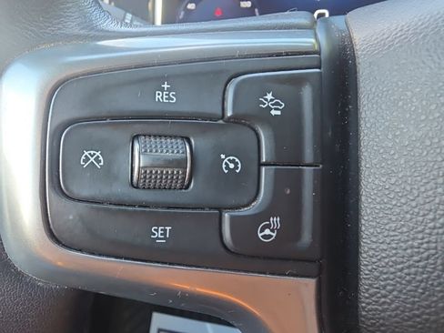 Used 2022 Chevrolet Silverado 1500 LT AWD/4WD image 6