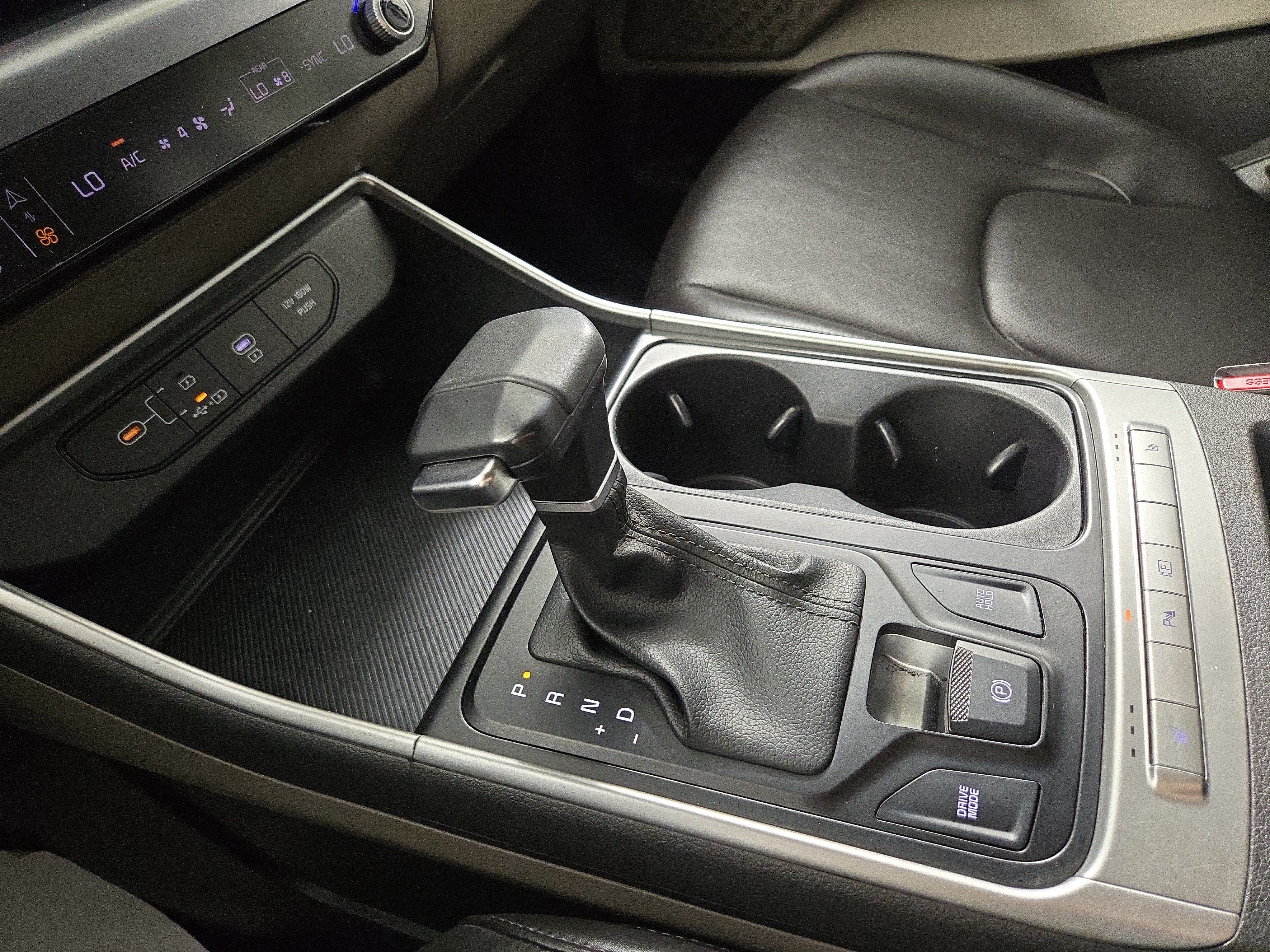 Used 2025 Kia Carnival FWD image 24