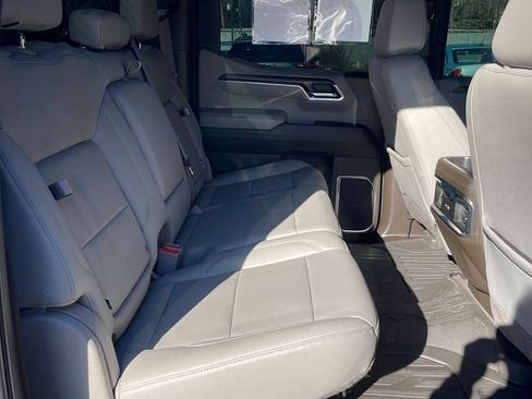 Certified 2022 GMC Sierra 1500 SLT w/ SLT Premium Package image 13