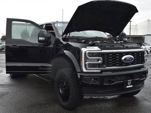 Used 2025 Ford F450 Platinum w/ Camper Package image 38