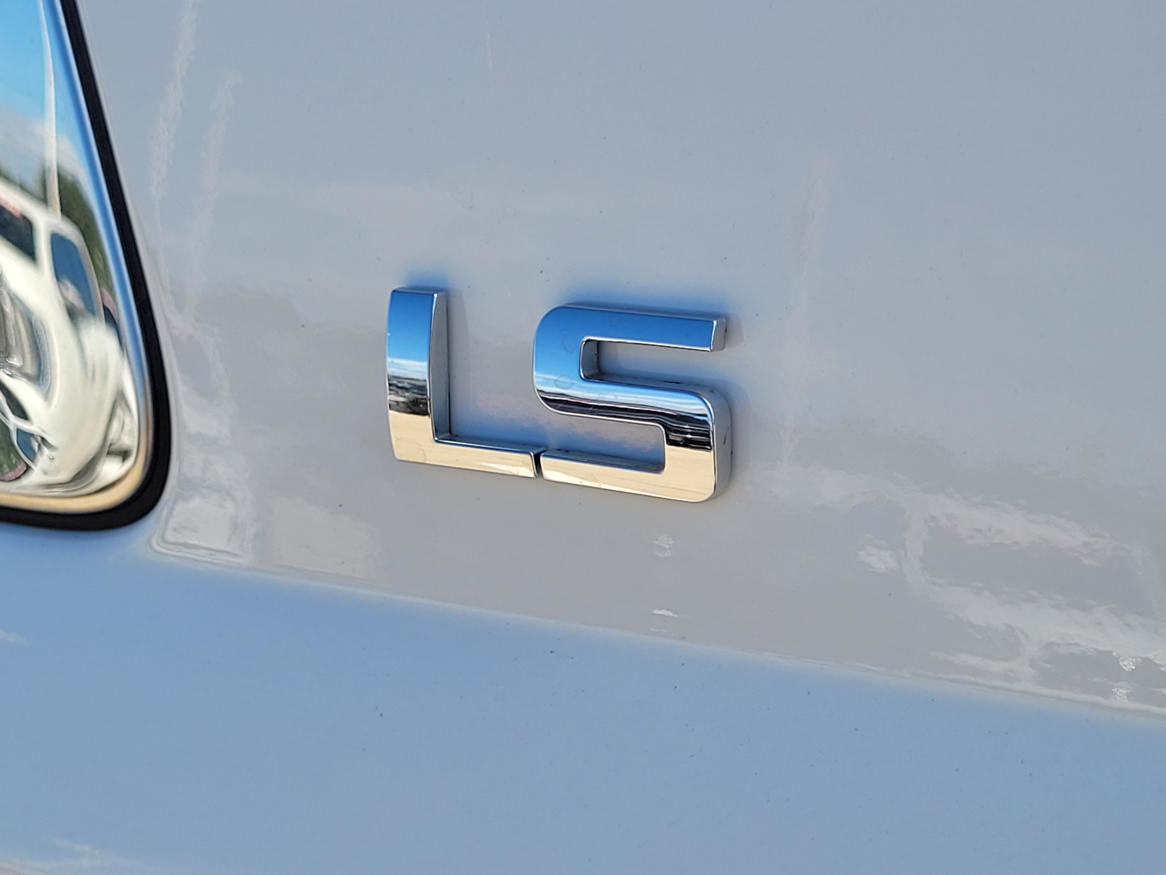 Used 2015 Chevrolet Tahoe 2WD image 8
