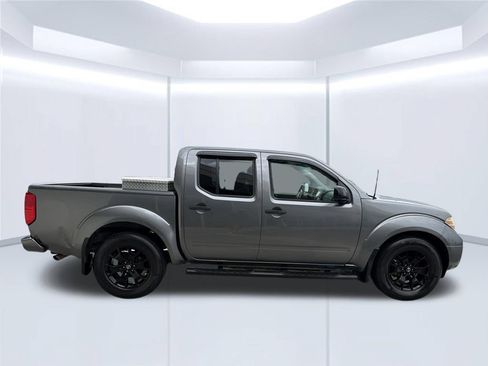 Used 2018 Nissan Frontier SV w/ Value Truck Package RWD image 8