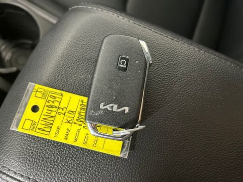 Used 2023 Kia Sportage EX AWD/4WD image 19