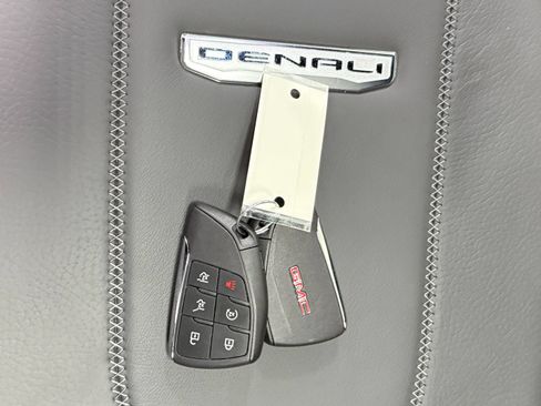 Used 2026 GMC Yukon XL Denali w/ Advanced Technology Package AWD/4WD image 52