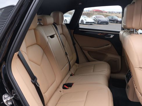 Certified 2023 Porsche Macan S image 26