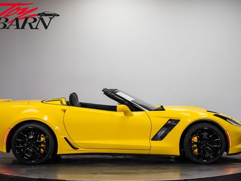 Used 2016 Chevrolet Corvette Z06 w/ 3LZ Preferred Equipment Group RWD image 6