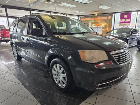 Used 2012 Chrysler Town & Country Touring w/ Entertainment Group #1 image 3