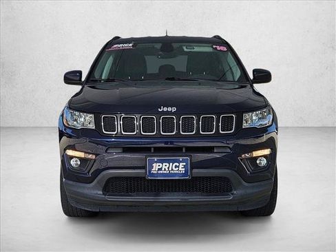 Used 2018 Jeep Compass Latitude w/ Popular Equipment Group AWD/4WD image 2
