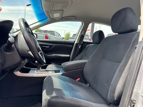 Used 2015 Nissan Altima 2.5 SV FWD image 16